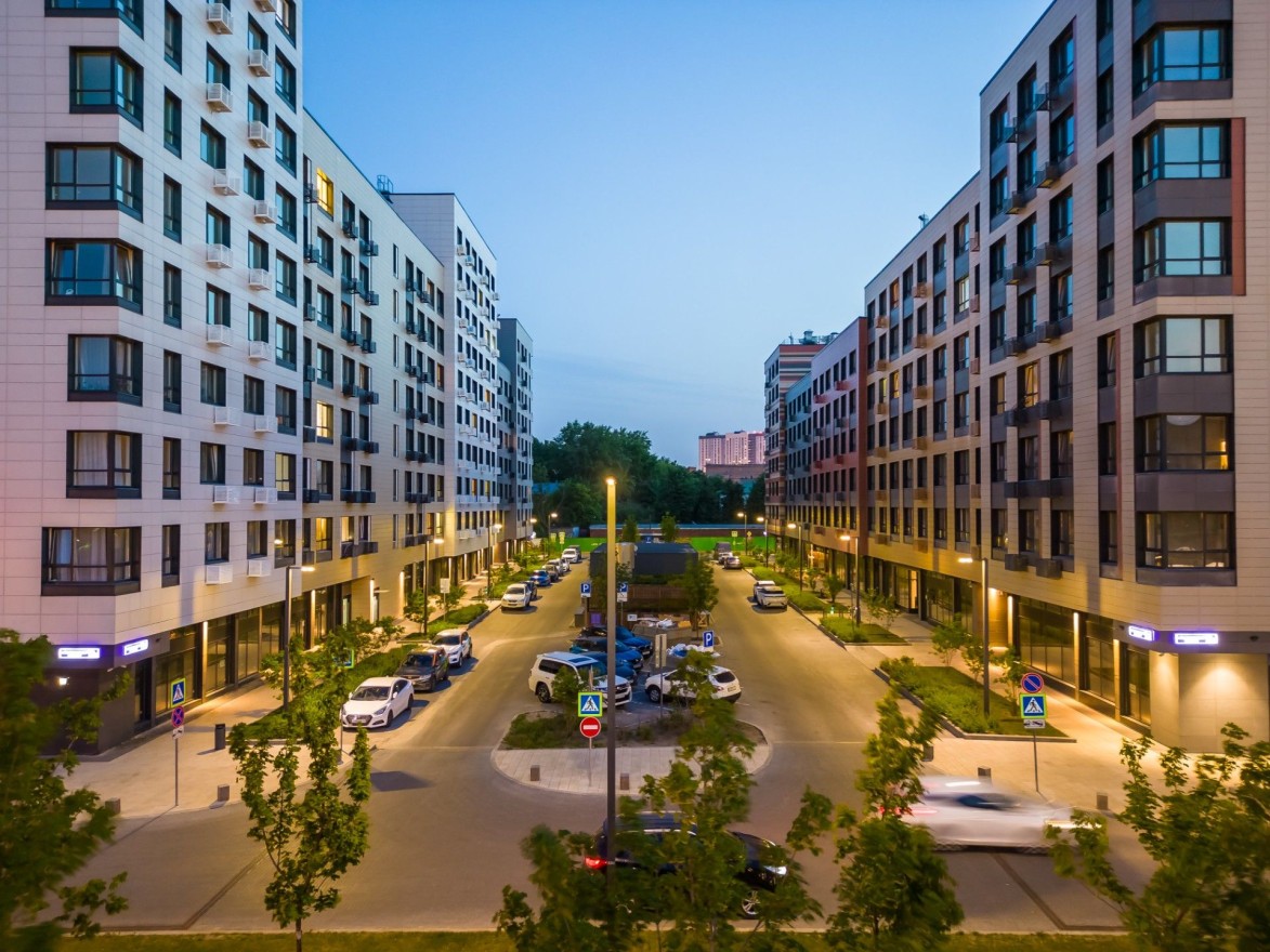 LIFE Варшавская